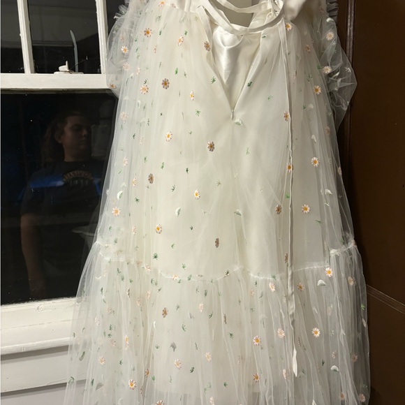 Ava Gowns White Daisy Midi Dress. - Picture 10 of 11